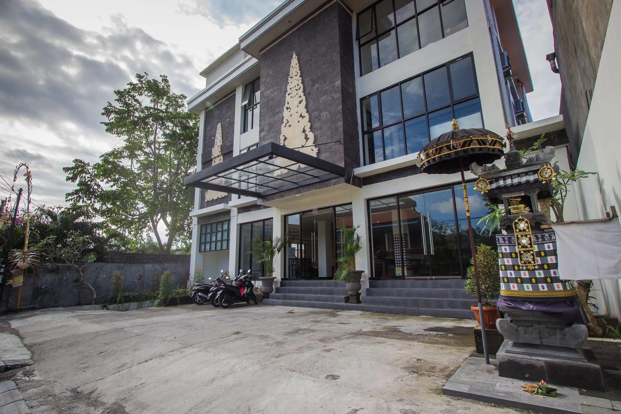 Ivanka Airport Inn Kuta Lombok Εξωτερικό φωτογραφία